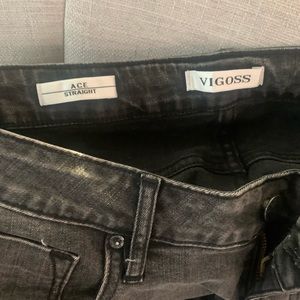 Straight leg, black jeans, mid rise